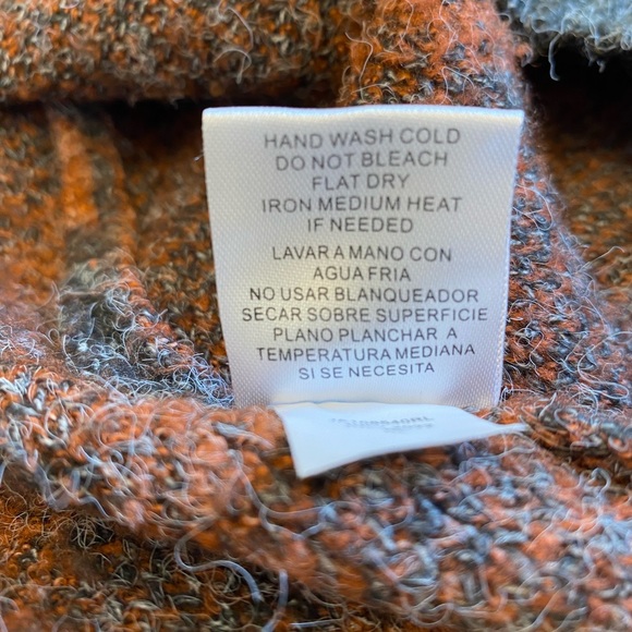 Sweater - Picture 5 of 5